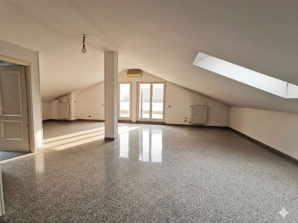 appartamento in vendita a Tortona in zona Centro Storico