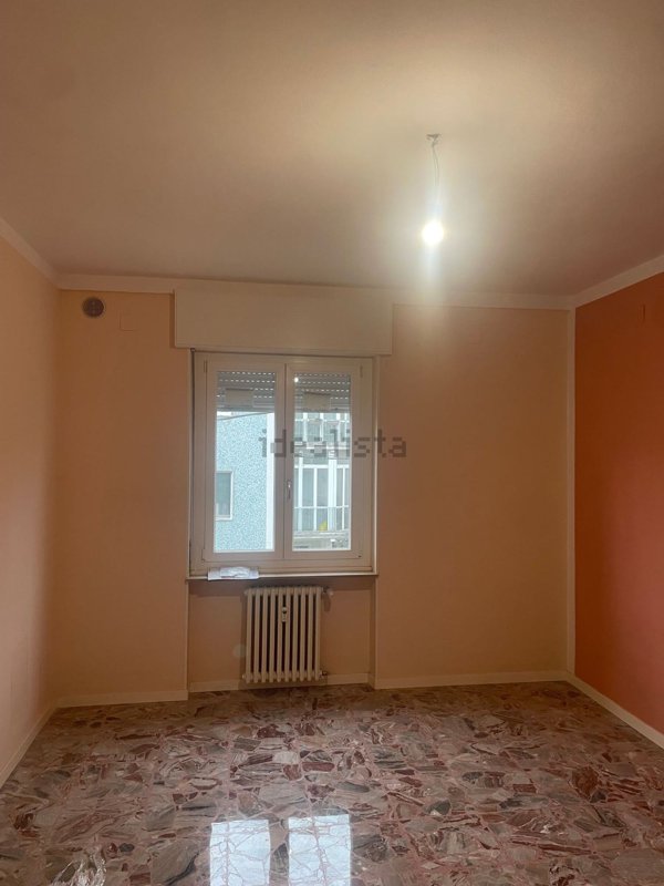 appartamento in vendita a Tortona in zona Città Giardino