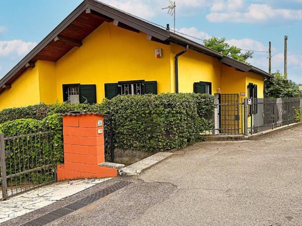 casa indipendente in vendita a Tortona in zona Castello