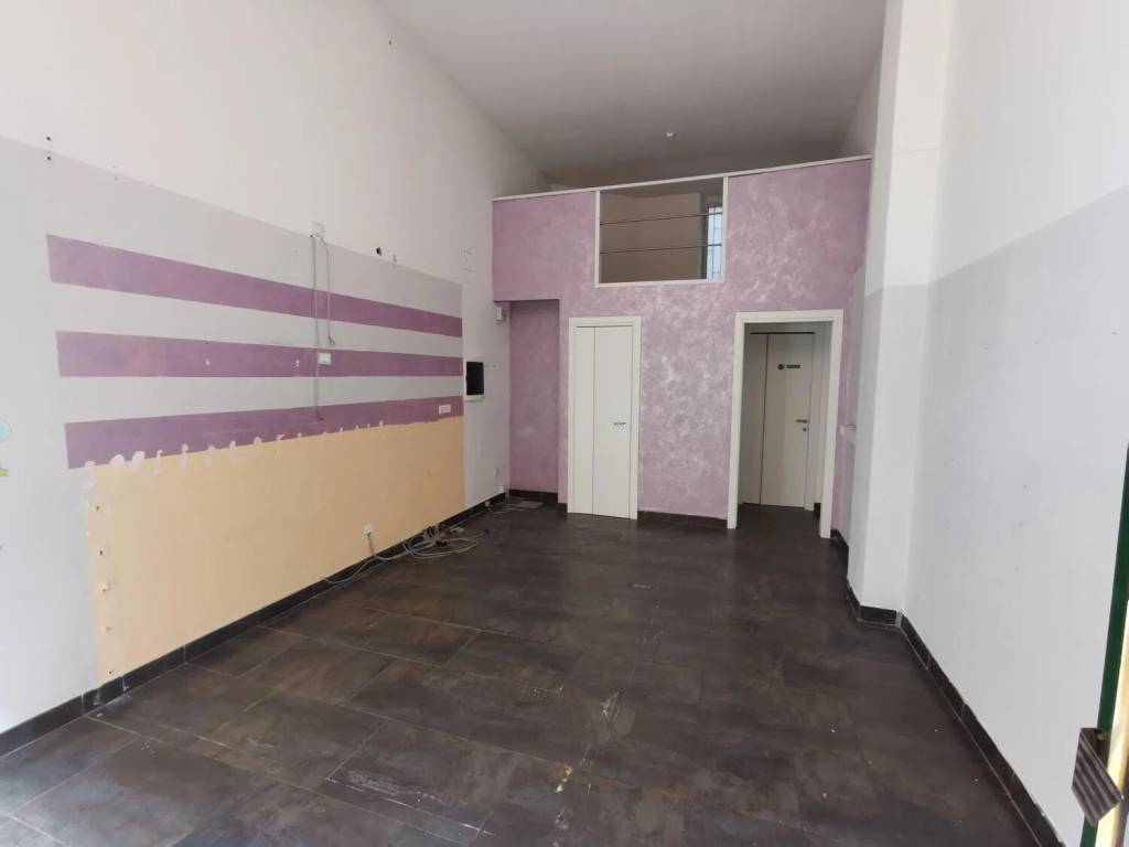 negozio in vendita a Tortona in zona Centro Storico