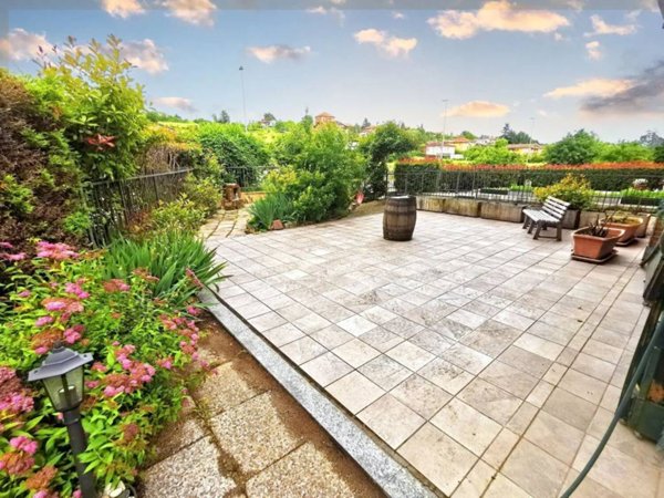 appartamento in vendita a Tortona in zona San Bernardino