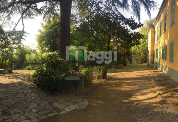 casa indipendente in vendita a Tortona in zona Castello