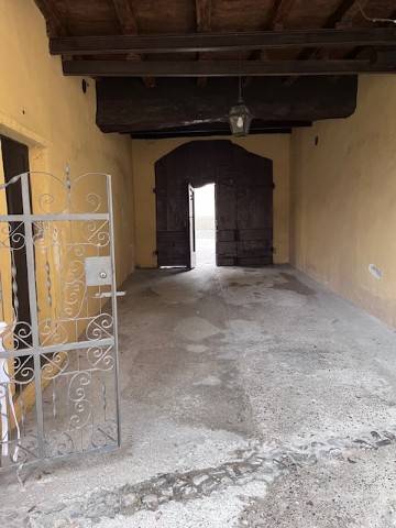 casa indipendente in vendita a Tortona in zona Centro Storico