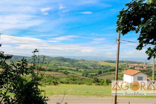 casa indipendente in vendita a Tortona