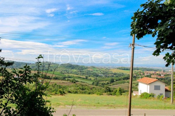 casa indipendente in vendita a Tortona in zona Vho