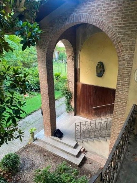 casa indipendente in vendita a Tortona