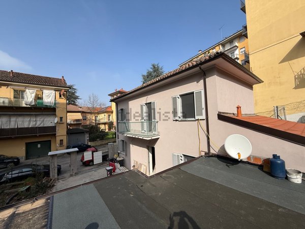 casa indipendente in vendita a Tortona in zona Città Giardino