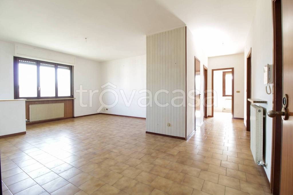 appartamento in vendita a Tortona in zona Paghisano