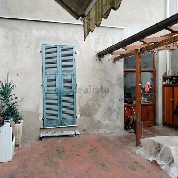 casa indipendente in vendita a Tortona in zona Centro Storico
