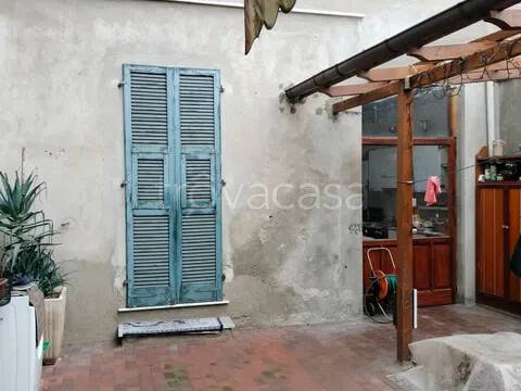 casa indipendente in vendita a Tortona in zona Centro Storico
