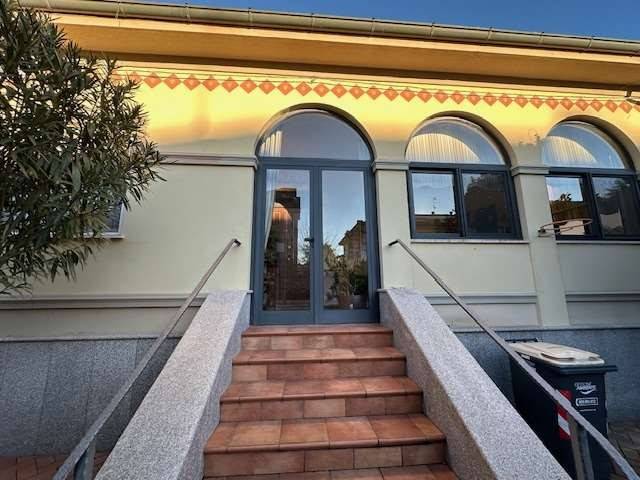 casa indipendente in vendita a Tortona