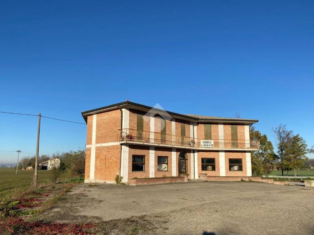 negozio in vendita a Tortona