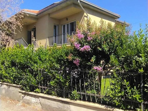 casa indipendente in vendita a Tortona in zona Oasi