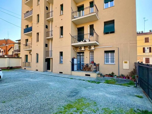 appartamento in vendita a Tortona in zona San Bernardino