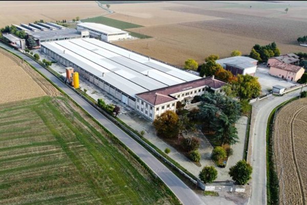 capannone in vendita a Tortona