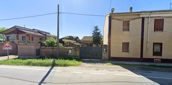 locale commerciale in vendita a Tortona