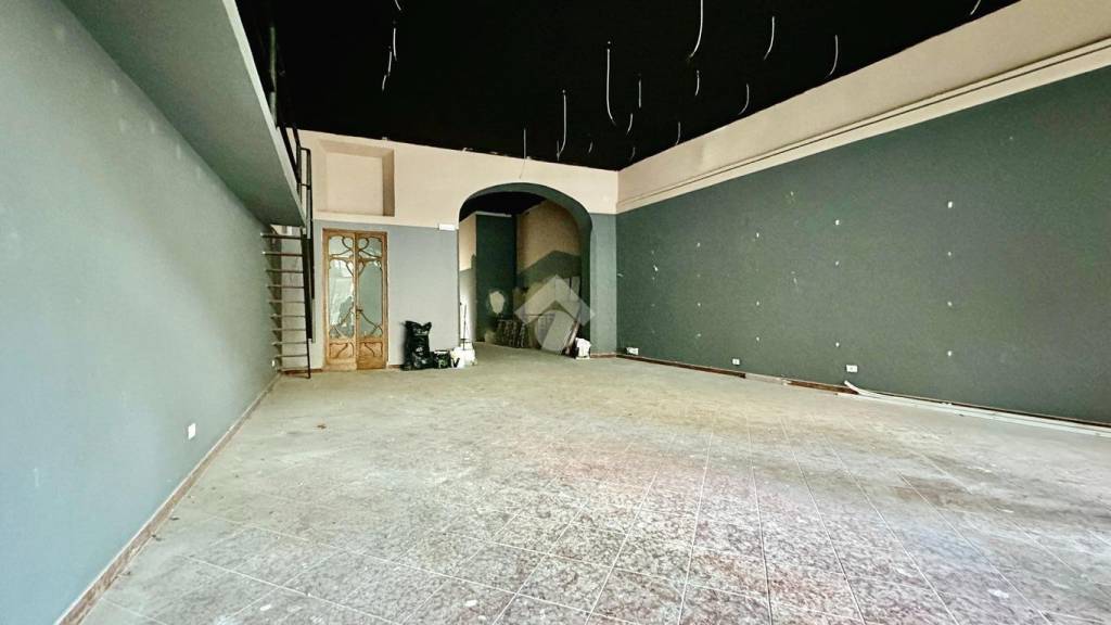 negozio in vendita a Tortona