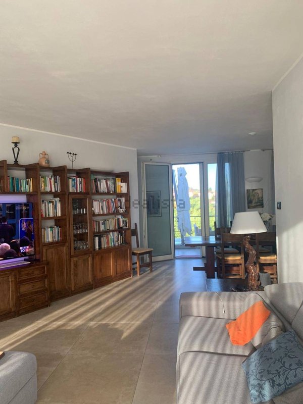 casa indipendente in vendita a Tortona