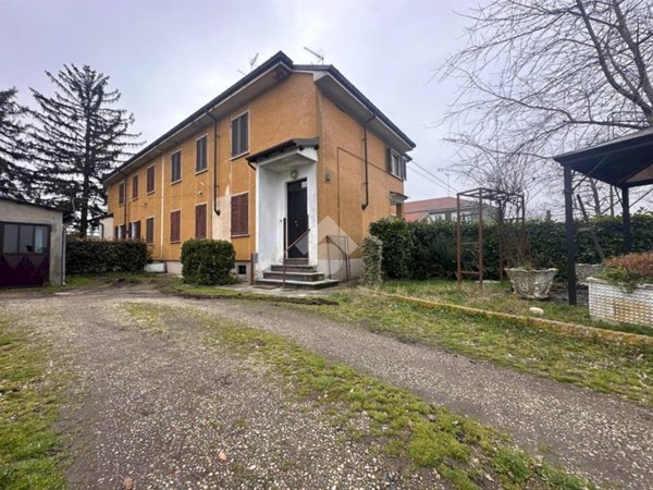 casa indipendente in vendita a Tortona in zona Passalacqua