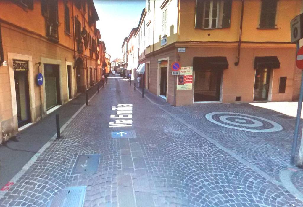 negozio in vendita a Tortona