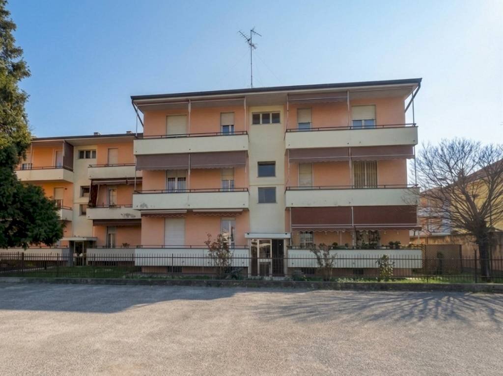 appartamento in vendita a Tortona in zona Centro Storico