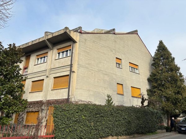 appartamento in vendita a Tortona in zona Città Giardino