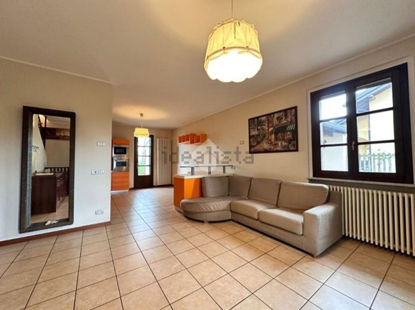 casa indipendente in vendita a Tortona in zona Rivalta Scrivia