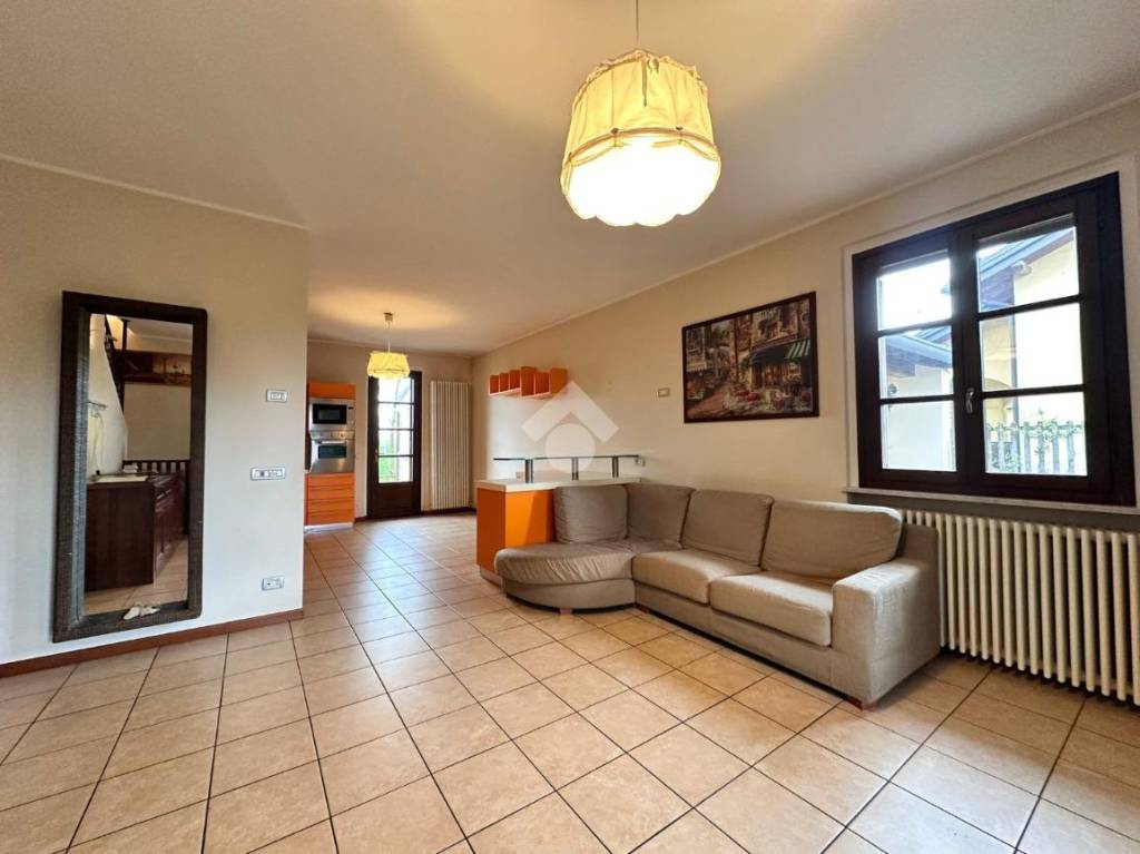 casa indipendente in vendita a Tortona in zona Rivalta Scrivia