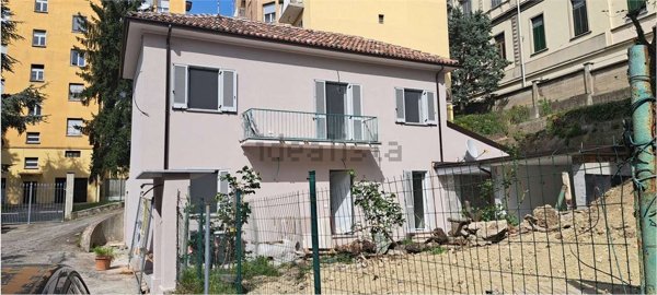 casa indipendente in vendita a Tortona in zona Città Giardino