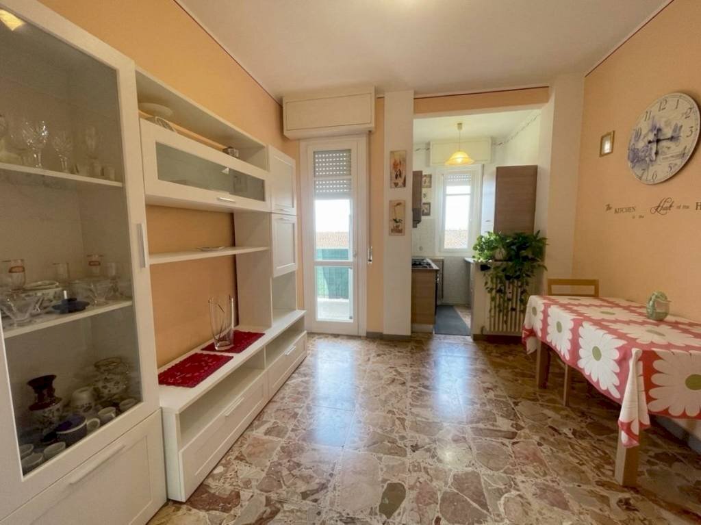 appartamento in vendita a Tortona in zona Centro Storico