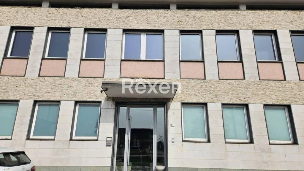 locale di sgombero in vendita a Tortona