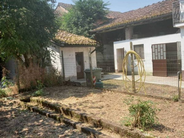 casa indipendente in vendita a Tortona in zona Bettole di Tortona