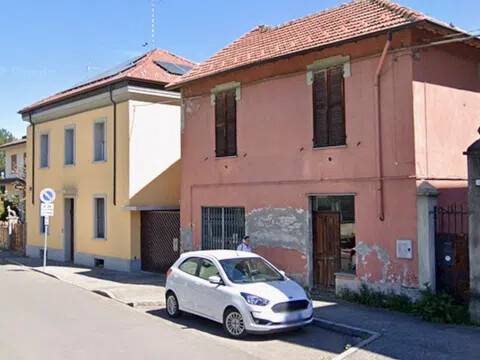 casa indipendente in vendita a Tortona