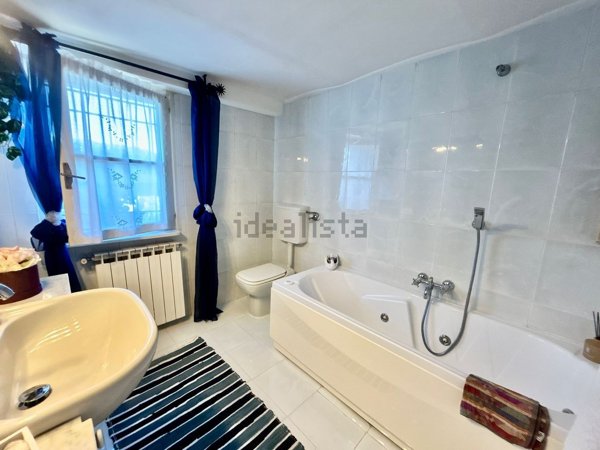 casa indipendente in vendita a Tortona