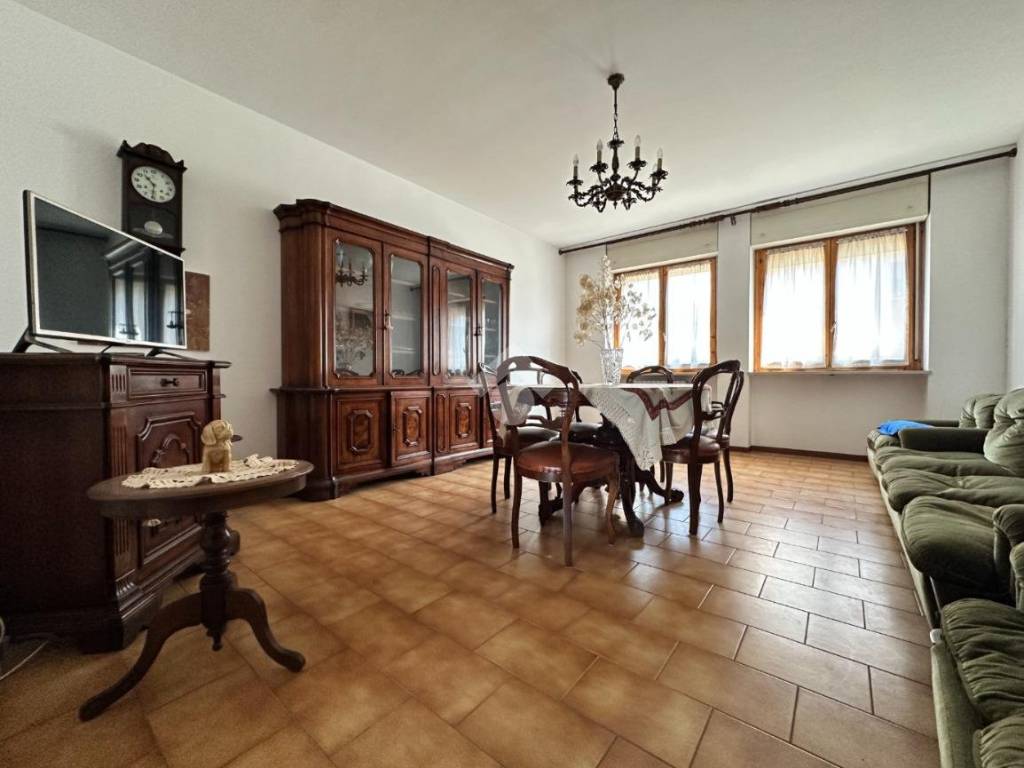 appartamento in vendita a Tortona in zona Oasi