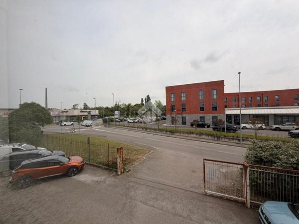 ufficio in vendita a Tortona