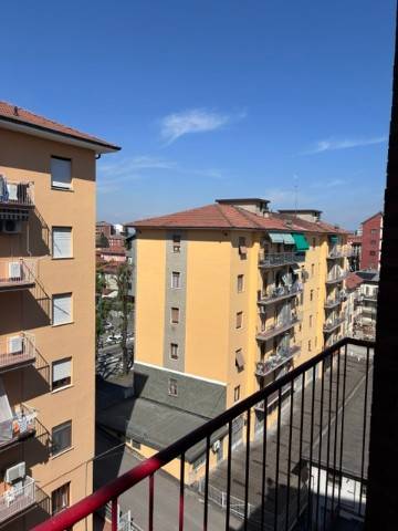appartamento in vendita a Tortona in zona Centro Storico