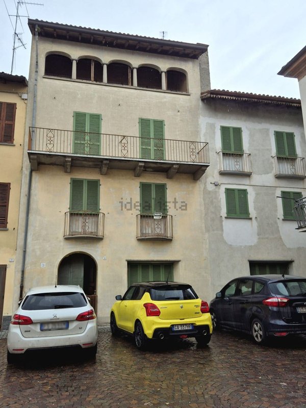casa indipendente in vendita a Tortona