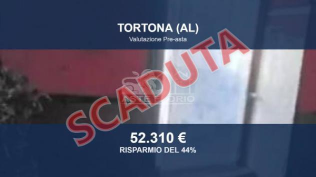 locale commerciale in vendita a Tortona