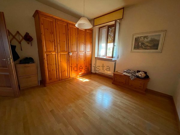 casa indipendente in vendita a Tortona