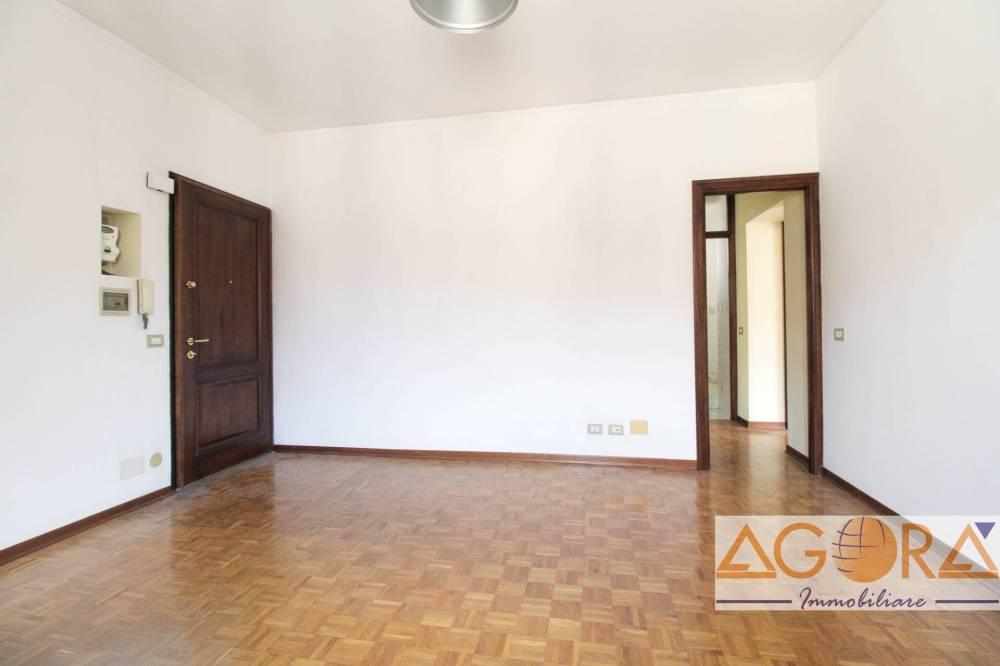 appartamento in vendita a Tortona in zona Centro Storico