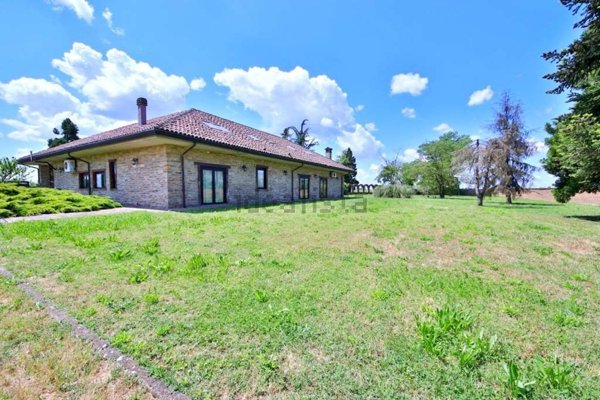 casa indipendente in vendita a Tortona in zona Oasi