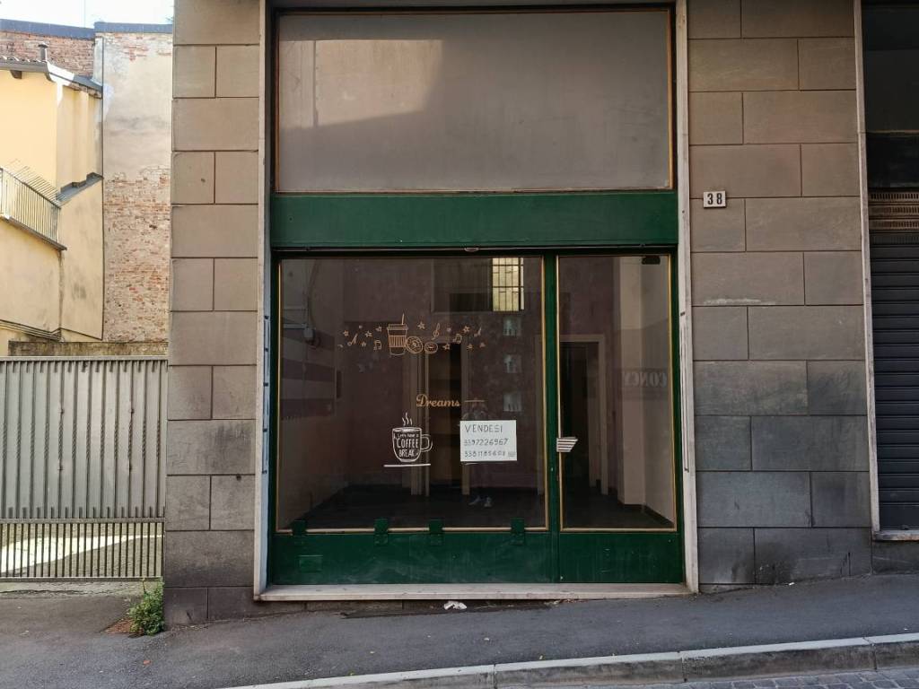 negozio in vendita a Tortona