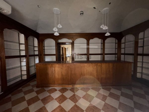casa indipendente in vendita a Tortona in zona Centro Storico