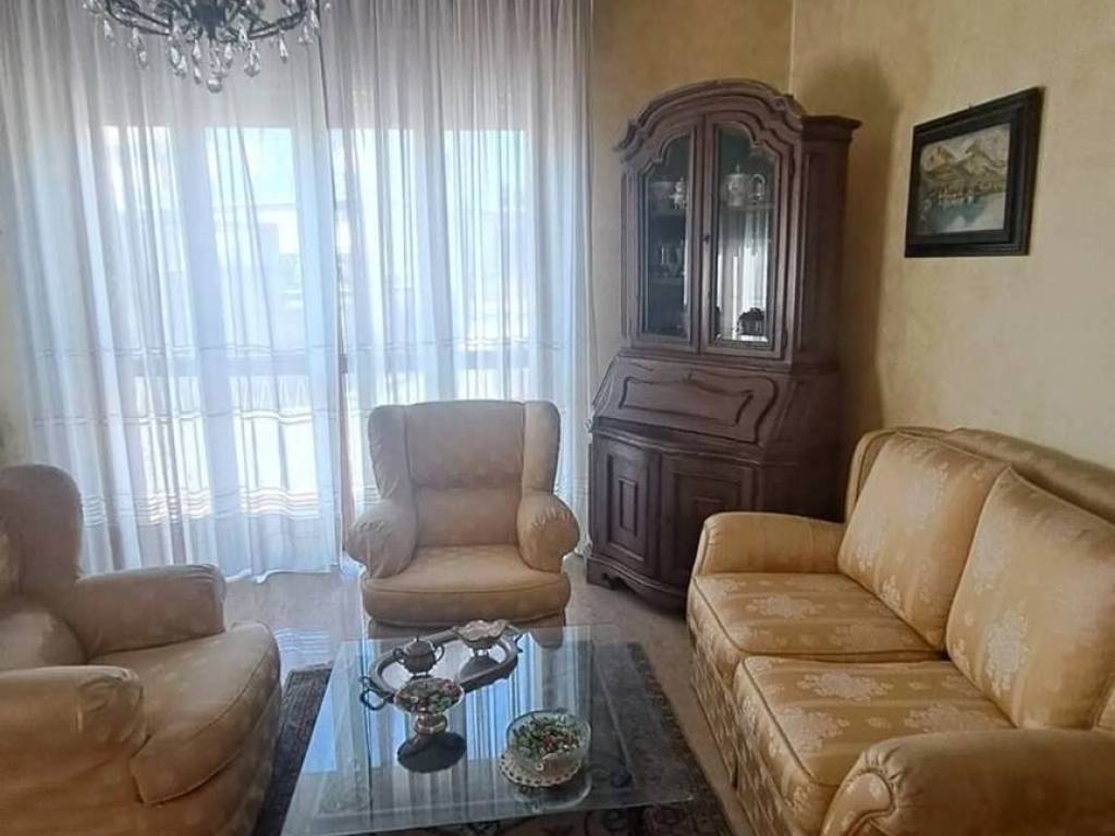 casa indipendente in vendita a Tortona in zona Centro Storico