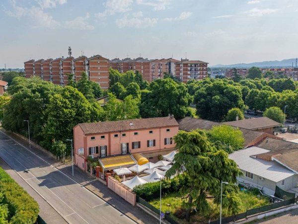 negozio in vendita a Tortona