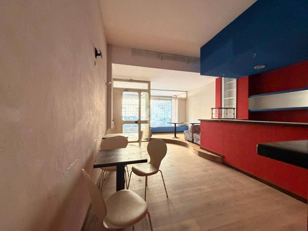 negozio in vendita a Tortona