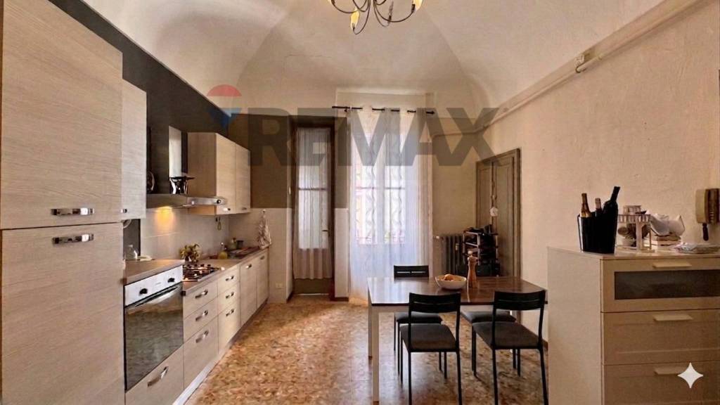 appartamento in vendita a Tortona in zona Centro Storico