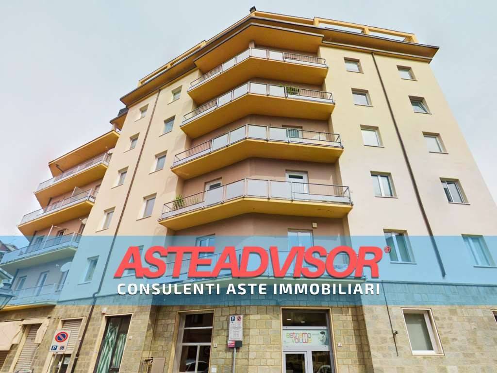 appartamento in vendita a Tortona in zona Centro Storico
