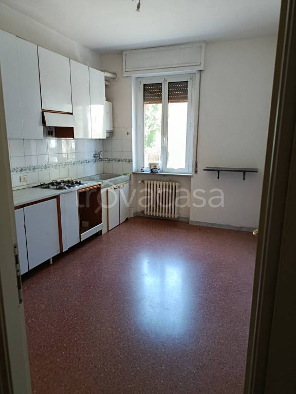 appartamento in vendita a Tortona in zona Città Giardino